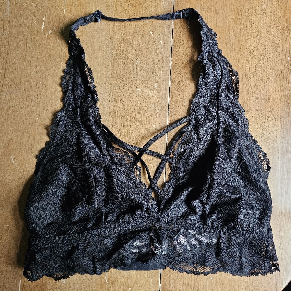 VS PINK -Black Wireless Halter Bra